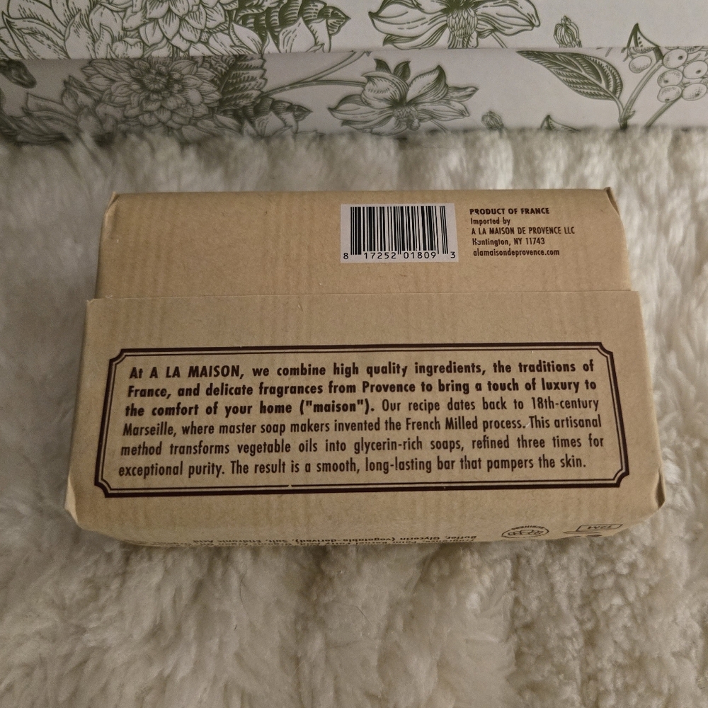 A La Maison Triple Milled Oat Milk Bar Soaps Box/4 Bars - Picture 6 of 7